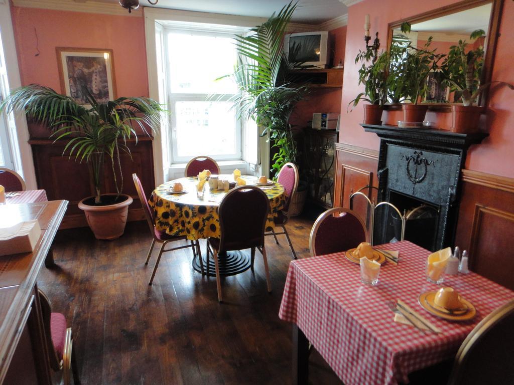 Inn On The Liffey Guesthouse Dublin Bagian luar foto